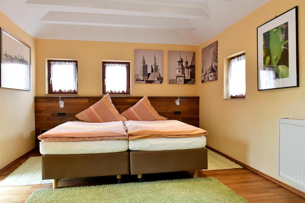 Landhotel Schwarzes Ross Steinsfeld Pokoj fotografie